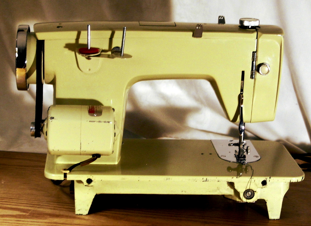 Brother Valiant 930 Vintage Sewing Machine
